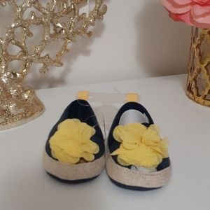 NWT 12 mo denim flower yellow crib baby shoes